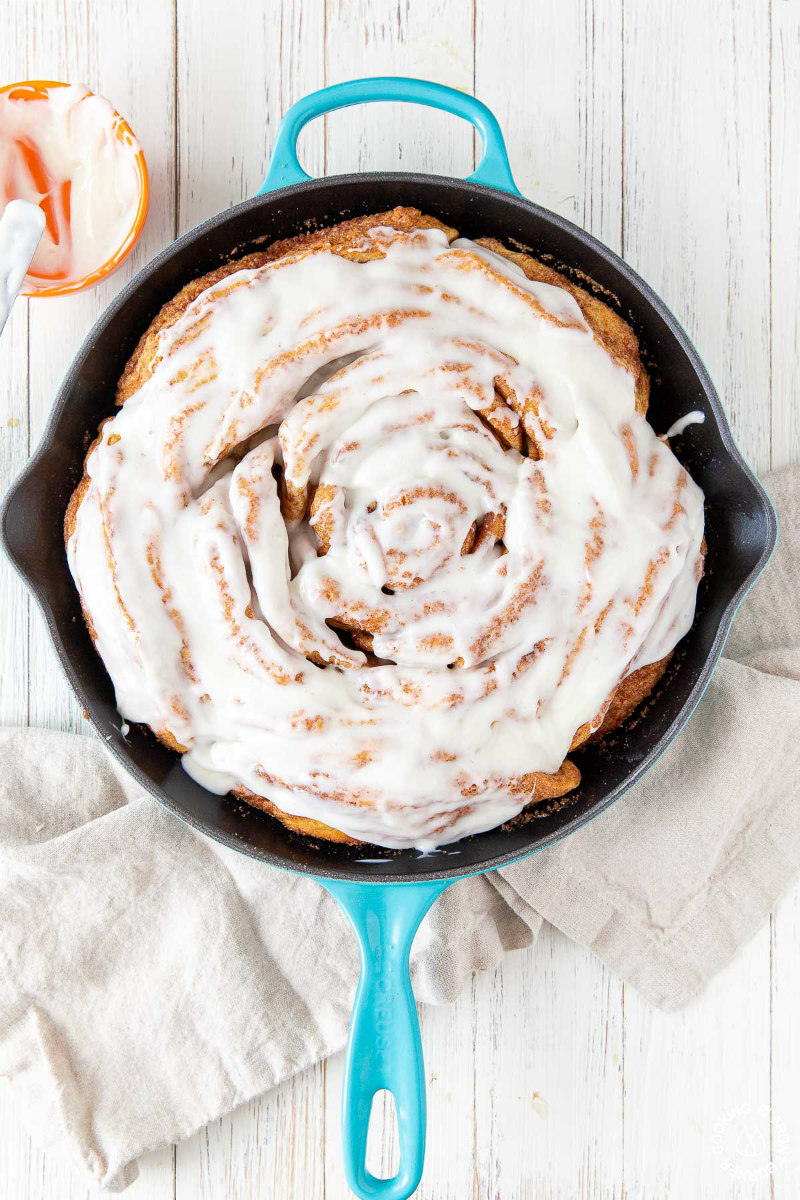 giant skillet cinnamon roll in skillet