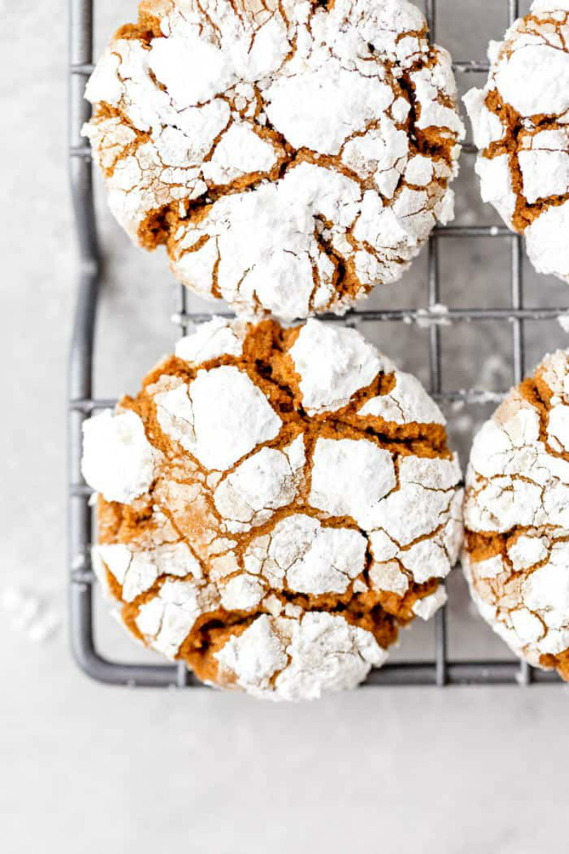 gingerbread crinkle cookies on cooling rack
