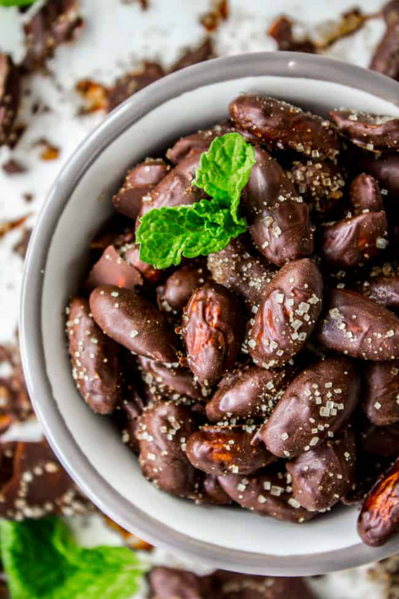 white bowl of mint chocolate covered almonds