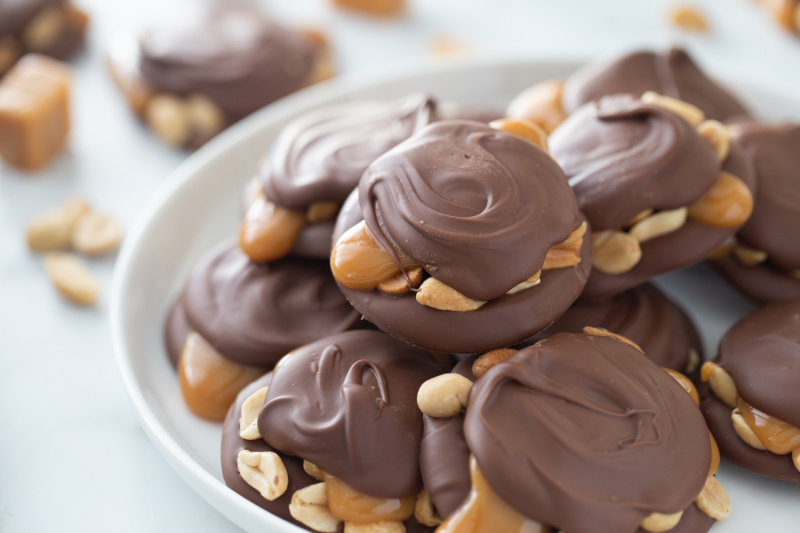 Easy Caramel Peanut Clusters Recipes For Holidays