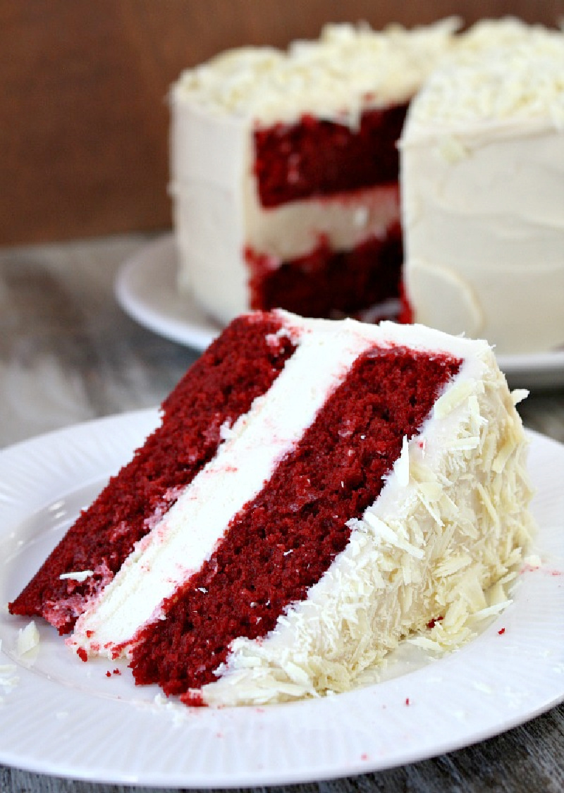 red velvet cheesecake cake slice