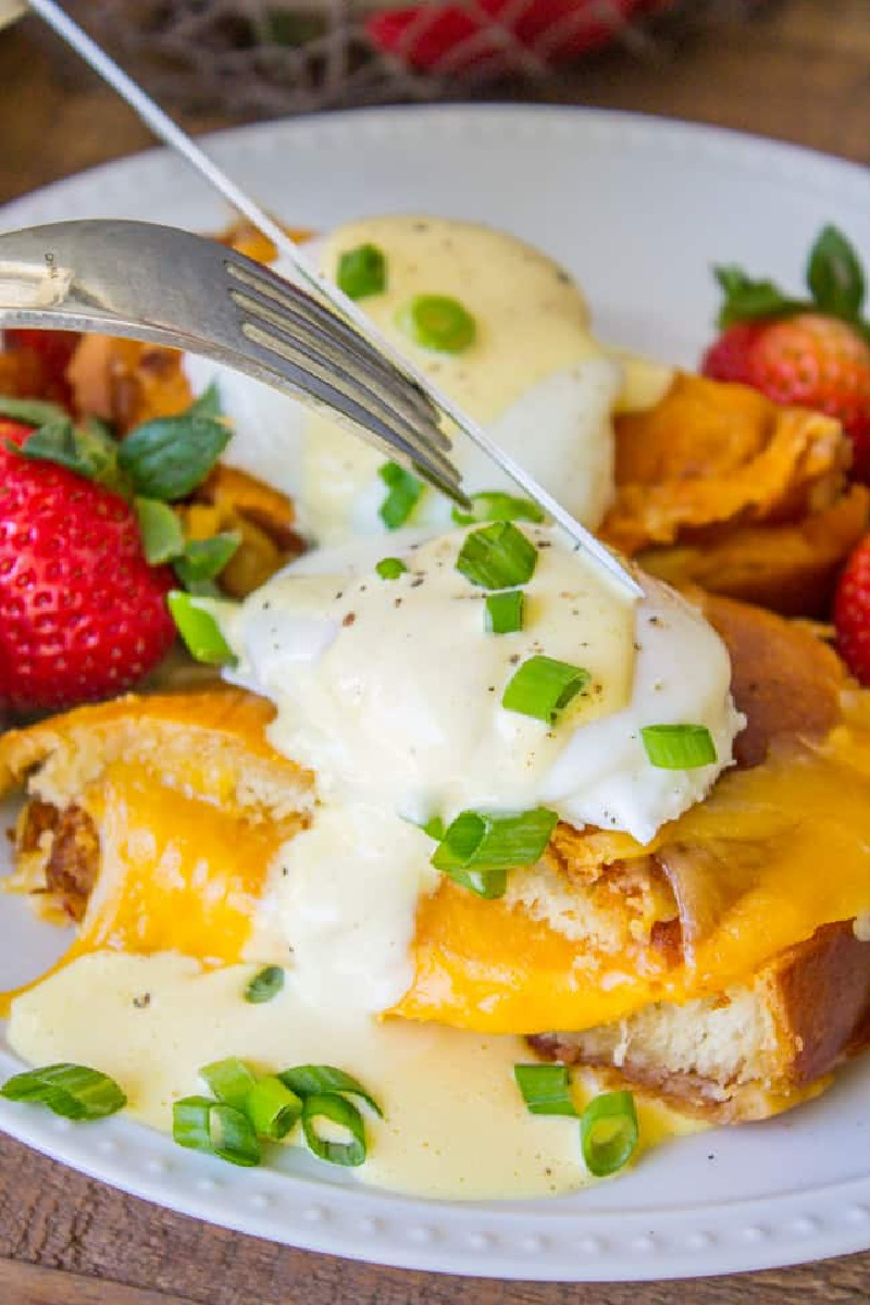 grilled cheese eggs benedict
