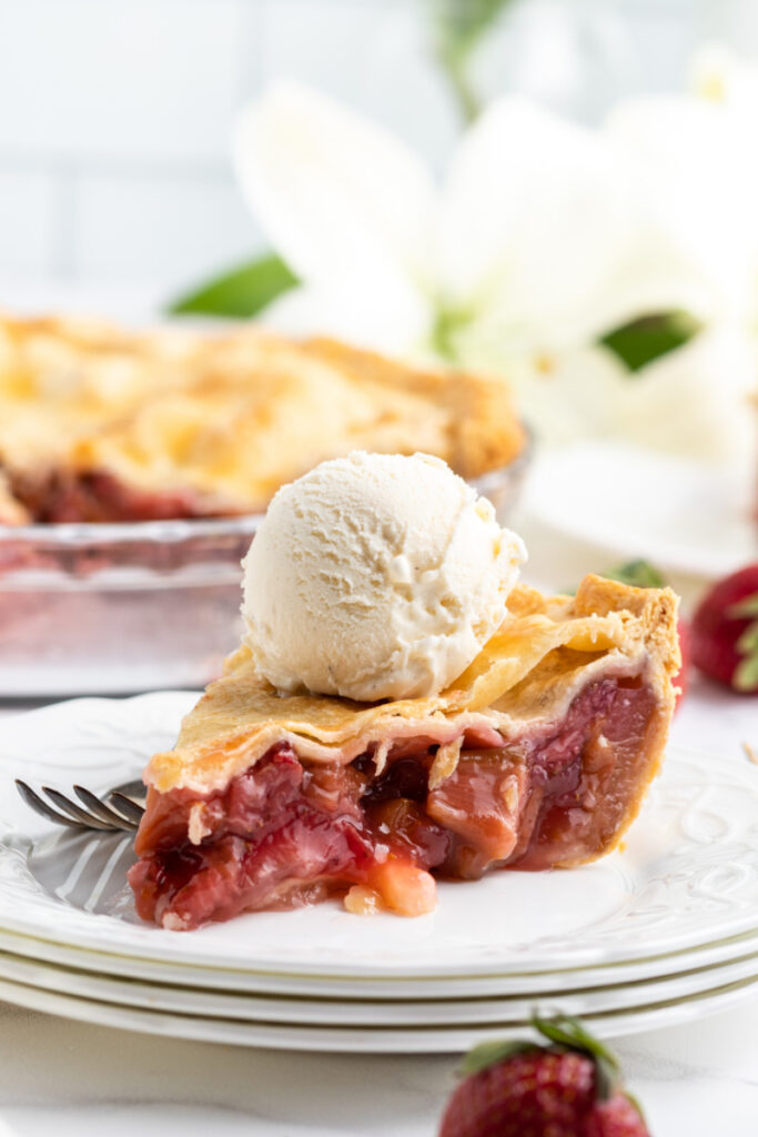 Easy Strawberry Rhubarb Pie Recipes For Holidays