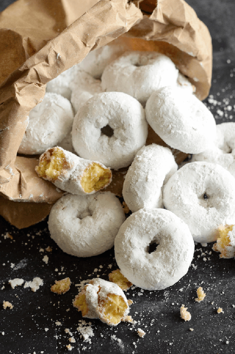 mini powdered sugar doughnuts