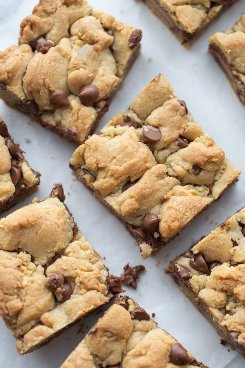 chocolate chip cookie bars