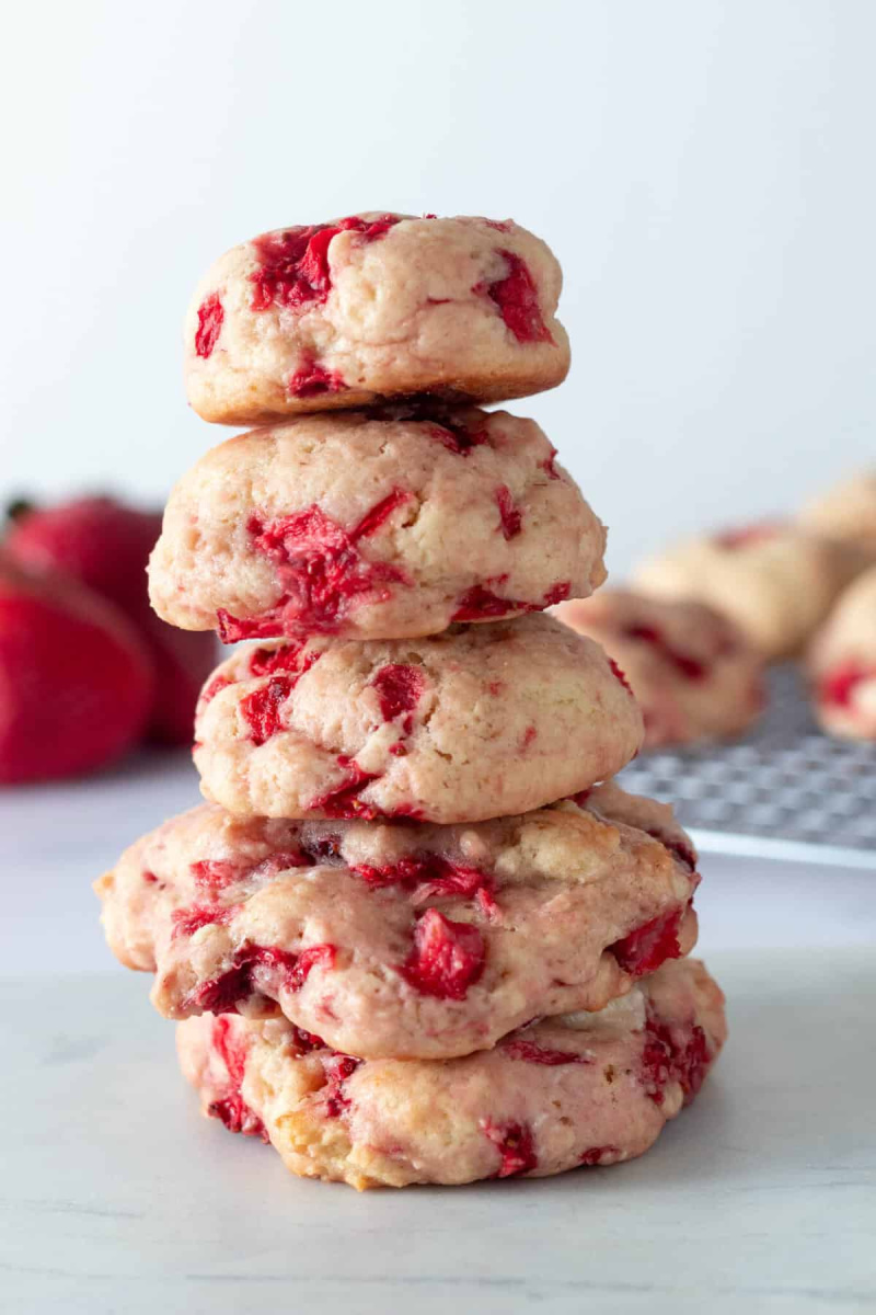 stack of strawberry shortcake cookies