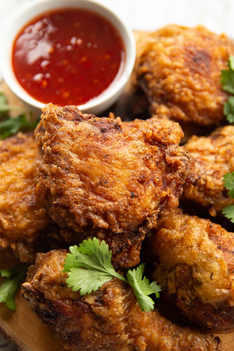 thai fried chicken with sauce