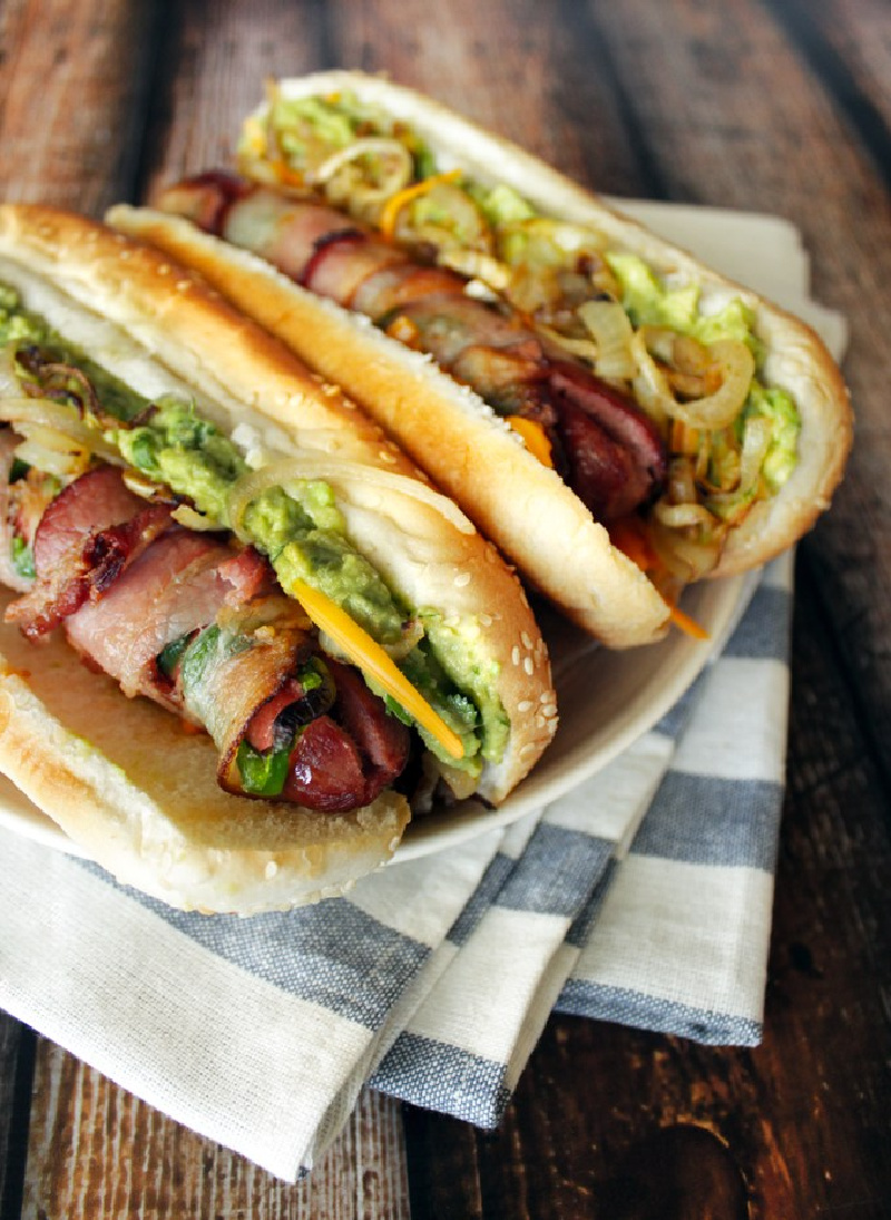 bacon wrapped jalapeno hot dogs