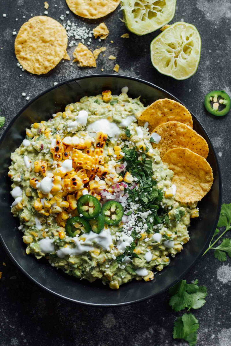 elote guacamole in a bowl