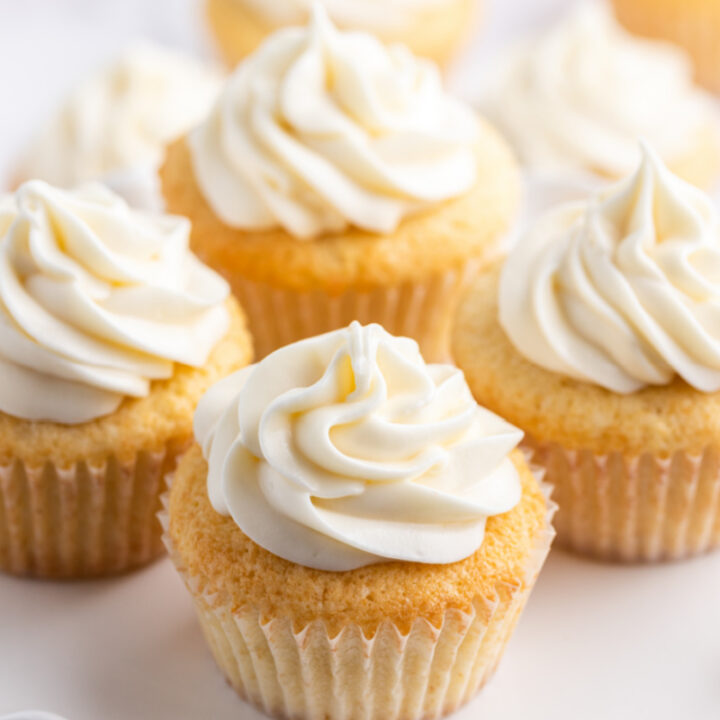 Classic Vanilla Cupcakes – Leite's Culinaria