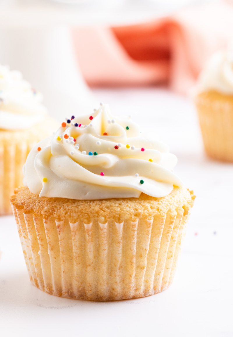 Classic Vanilla Cupcakes Recipe