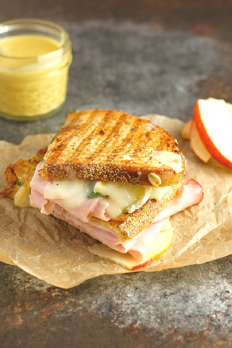 ham brie apple and spinach panini