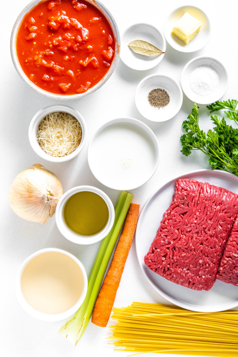 ingredients displayed for linguine with bolognese sauce