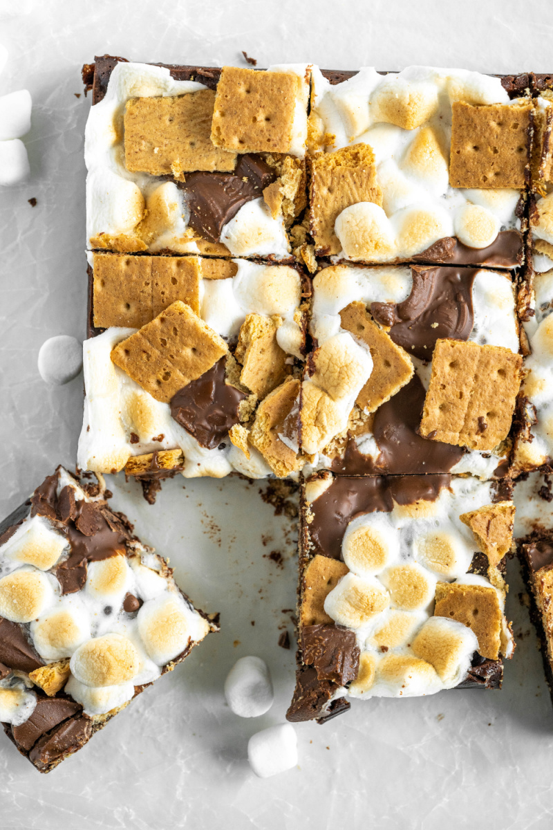 overhead of s'mores brownies cut