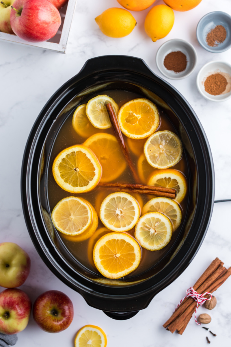 slow cooker mulled cider in slow cooker