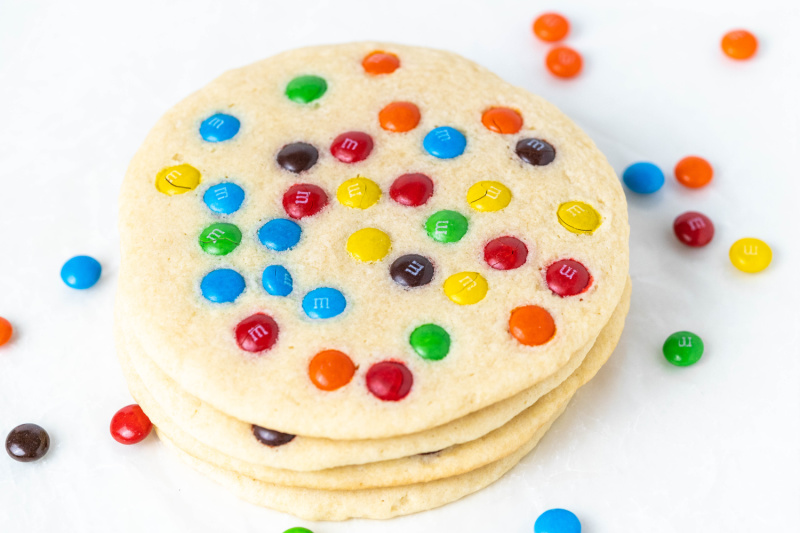 Bakery Style M&M Cookies (Video) - Gluesticks Blog