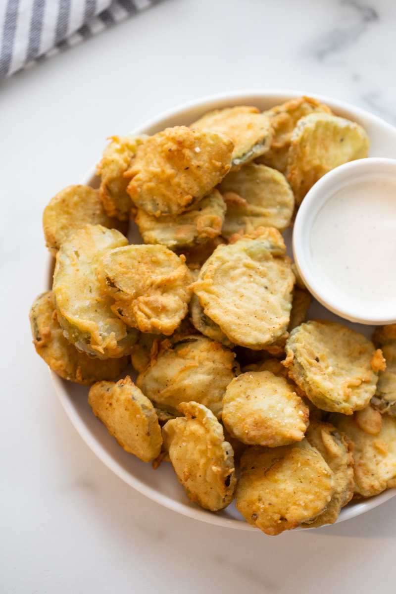 fried pickles with dipping sauce