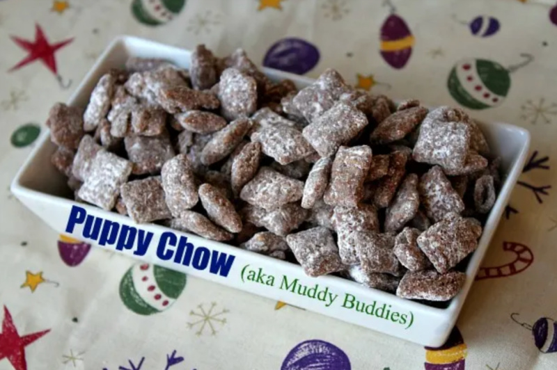 Muddy Buddies in a bowl