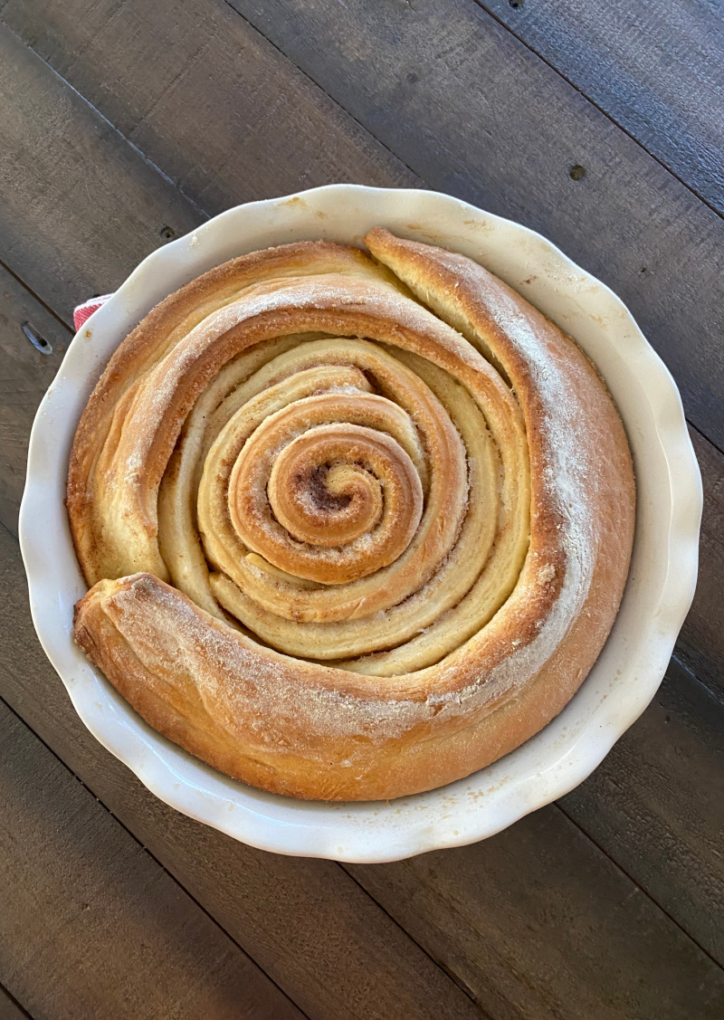 giant cinnamon roll without frosting