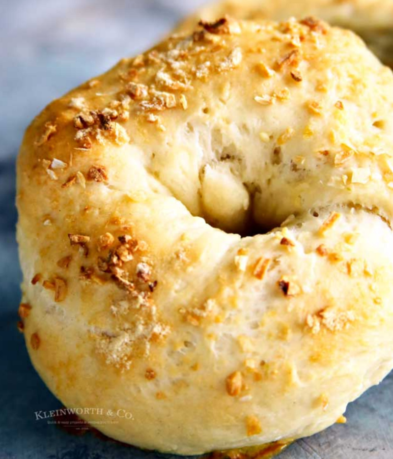 onion bagel