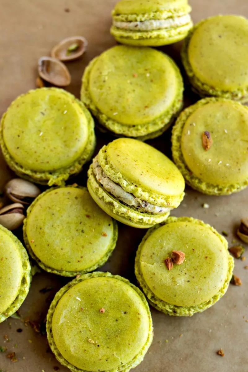 pistachio macarons