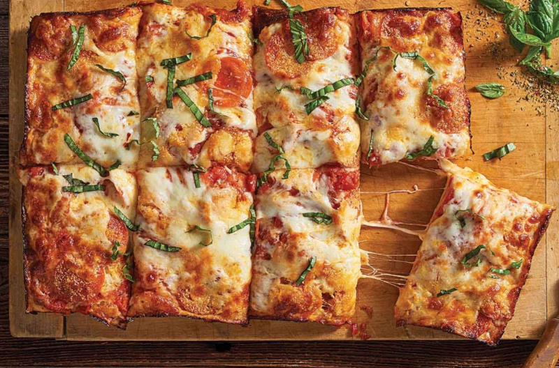 https://recipesforholidays.com/wp-content/uploads/2023/03/No-Knead-Deep-Dish-Pizza.jpeg