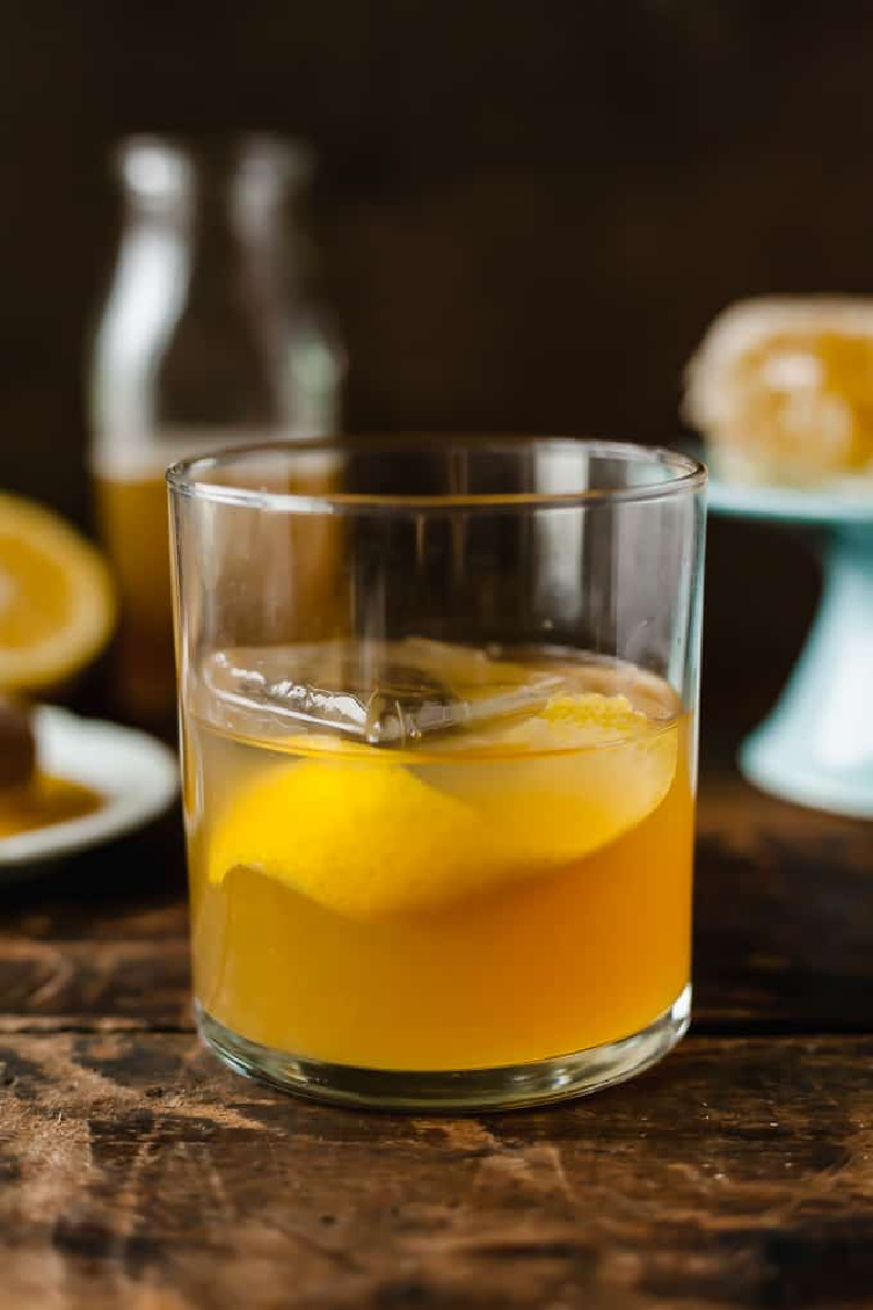 gold rush cocktail