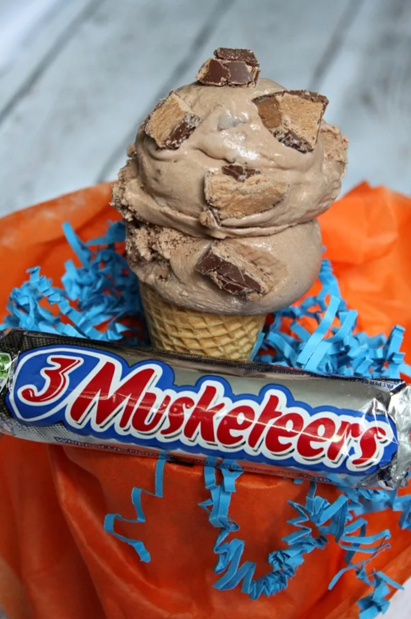 3 musketeers ice cream on cone with candy bar