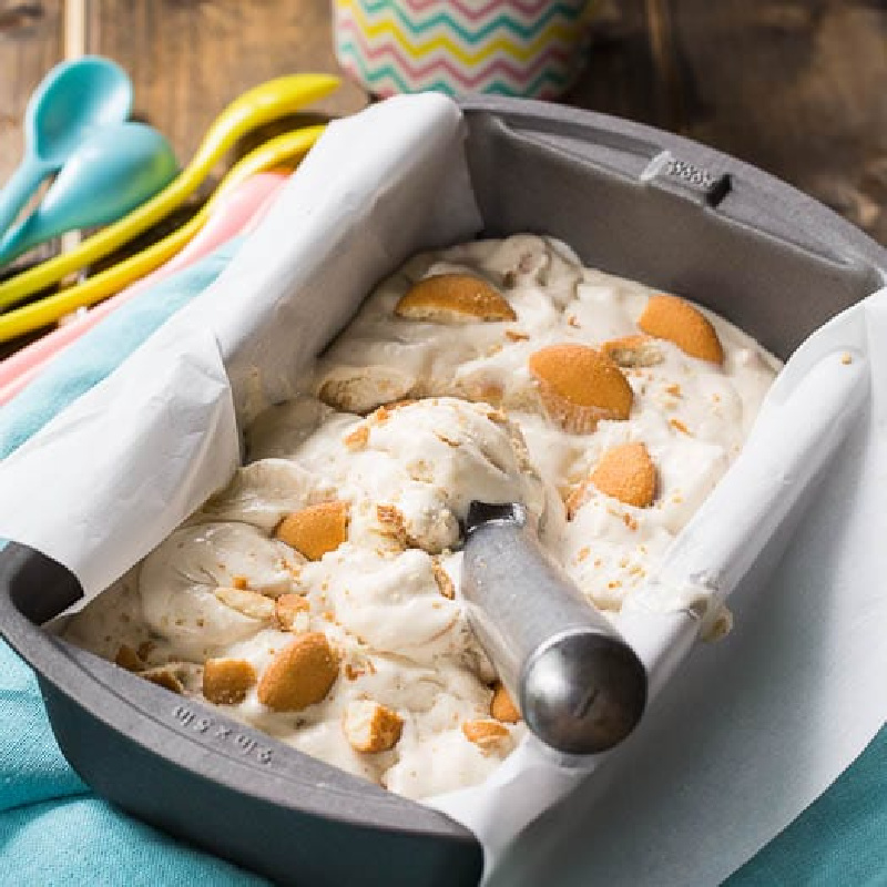 banana pudding ice cream in pan with scoop