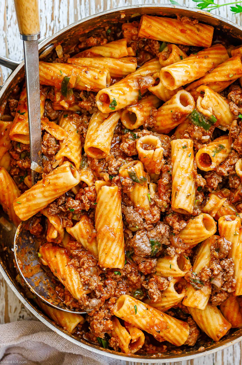 pan of beef ragu pasta