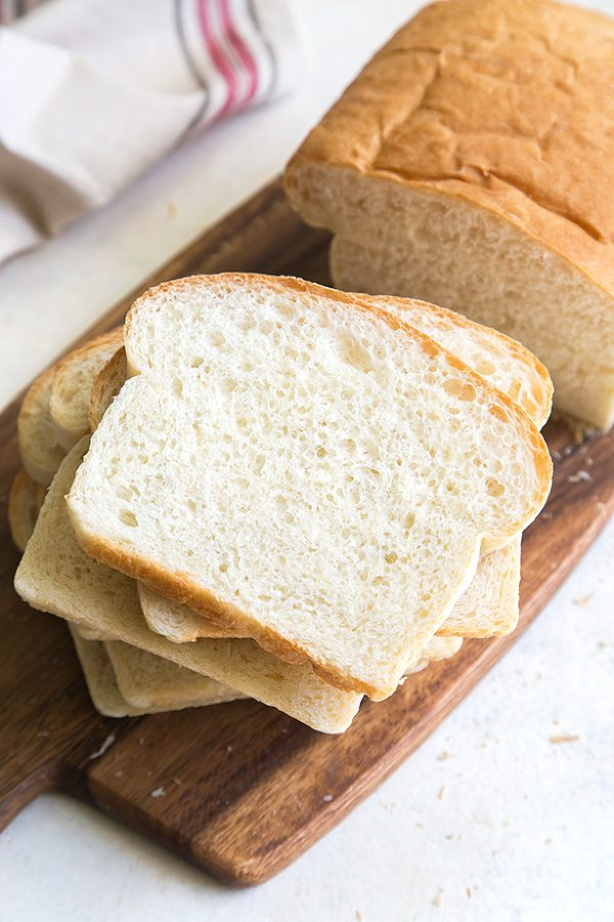 sliced white sandwich bread