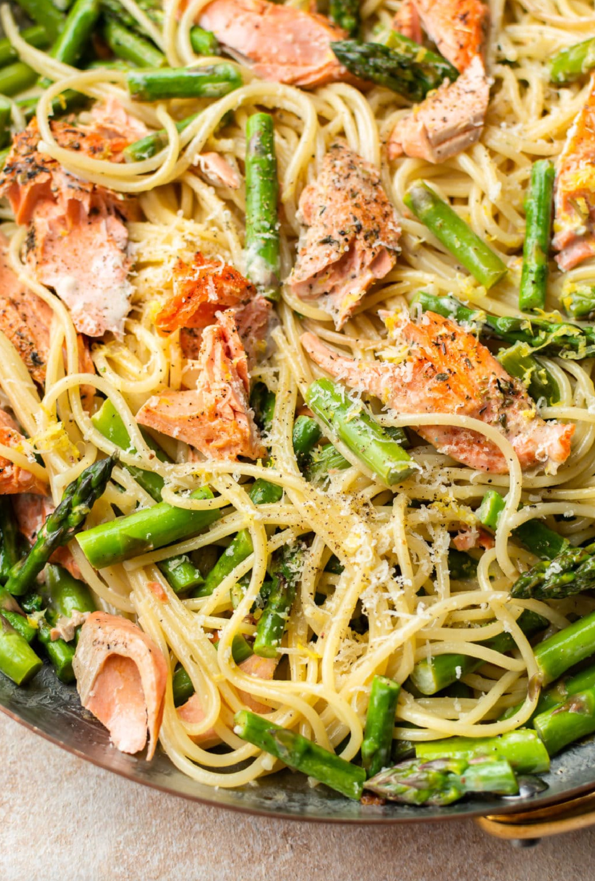 creamy salmon and asparagus pasta