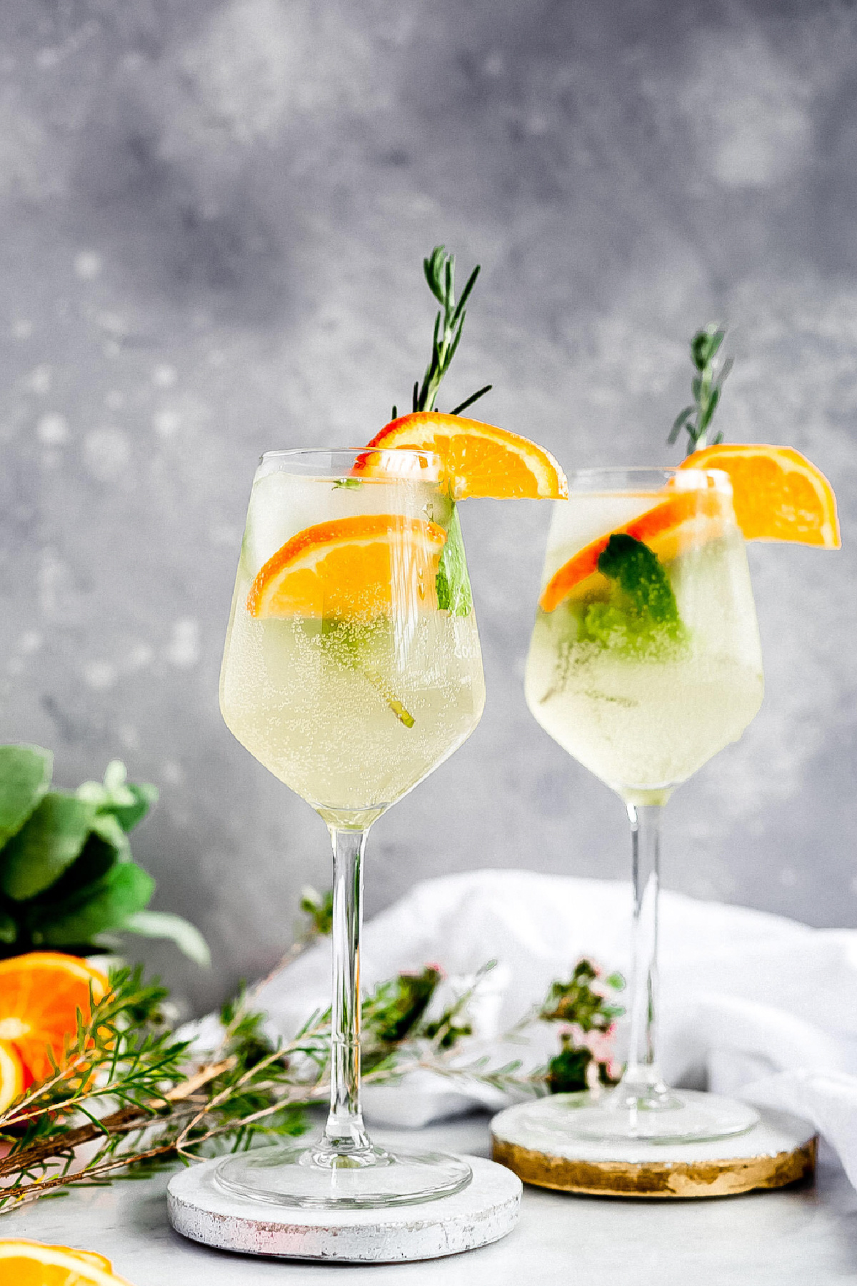 glasses of elderflower prosecco cocktail